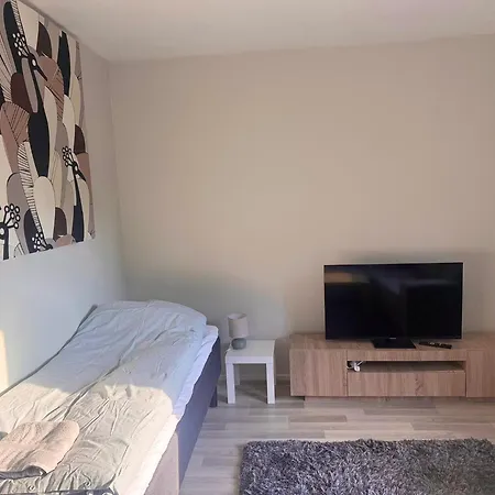 Cozy 2 Bedroom Near Santa Claus Village With Space For 5