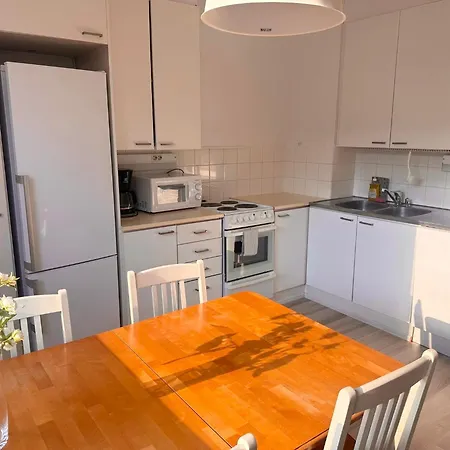 Daire Cozy 2 Bedroom Near Santa Claus Village With Space For 5 *
